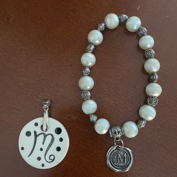 Does your name start with M? - Picture 1 of 4